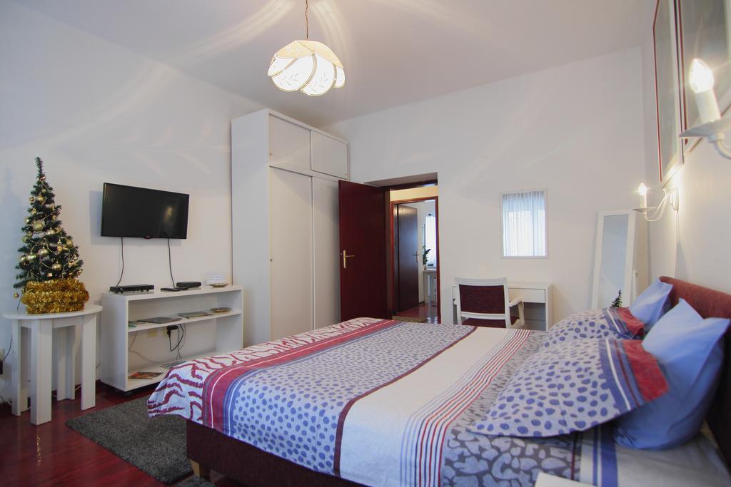 White Apartment Belgrade Exterior photo